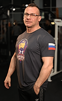 Персональный тренер тренажерного зала